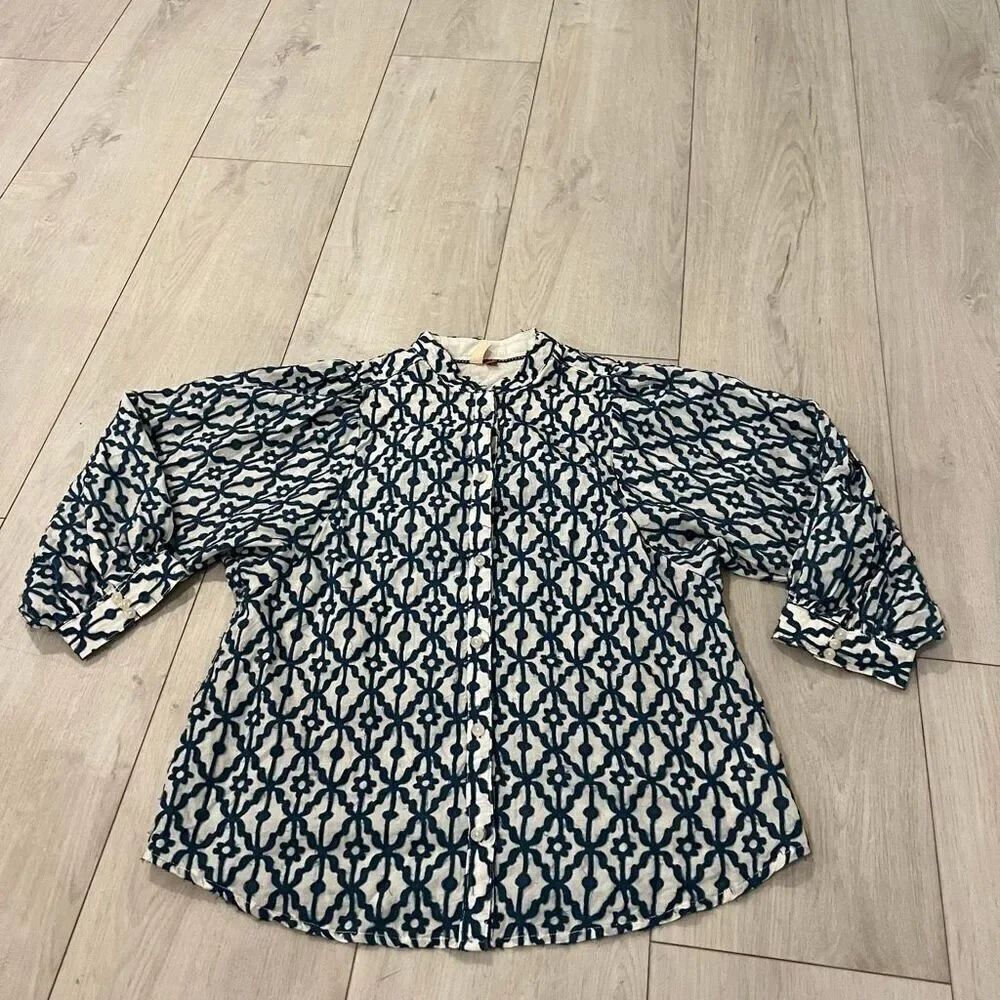 Pilcro Embroidered Buttondown size s